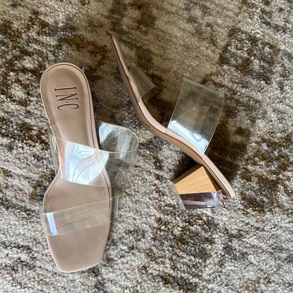 Modern heel